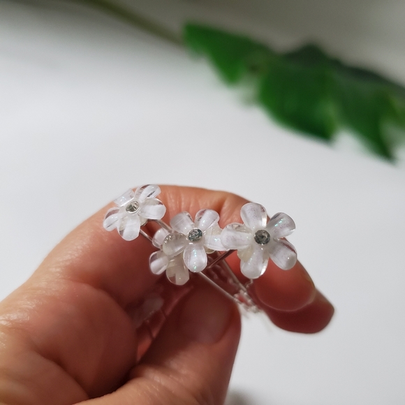 5 Piece Acrylic Flower Hair Pin Set Bride Wedding - Picture 5 of 8